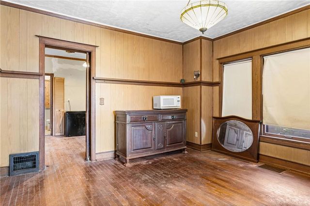 524 Cypress Avenue, Kansas City, MO 64124