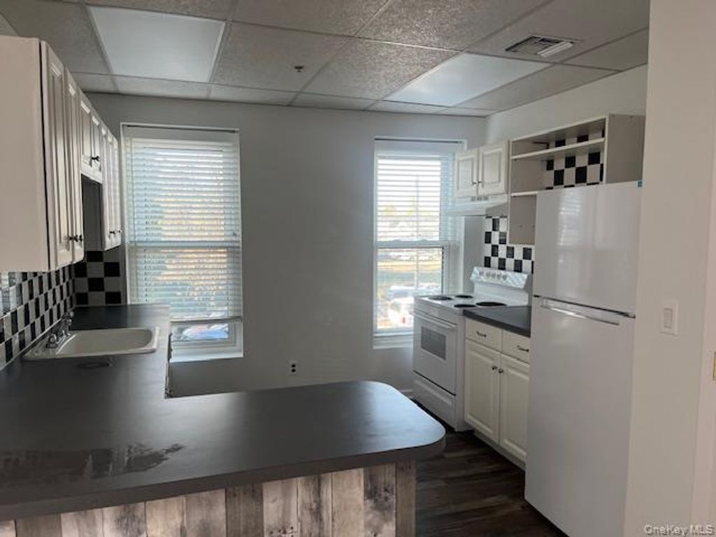 138 South Street 200, Oyster Bay, NY 11771