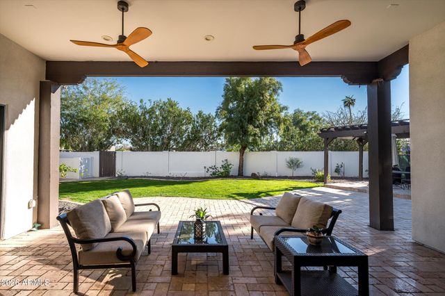 5807 E ORANGE BLOSSOM Lane, Phoenix, AZ 85018