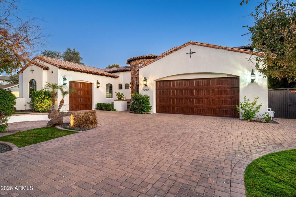 5807 E ORANGE BLOSSOM Lane, Phoenix, AZ 85018