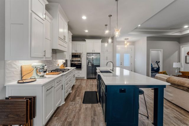 5112 Castaway Bay Dr, Benton, AR 72019