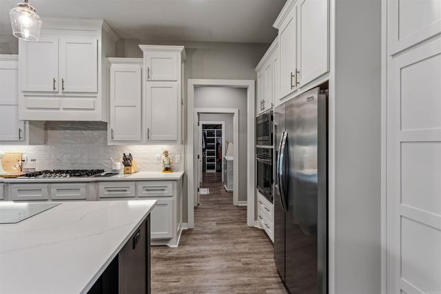 5112 Castaway Bay Dr, Benton, AR 72019