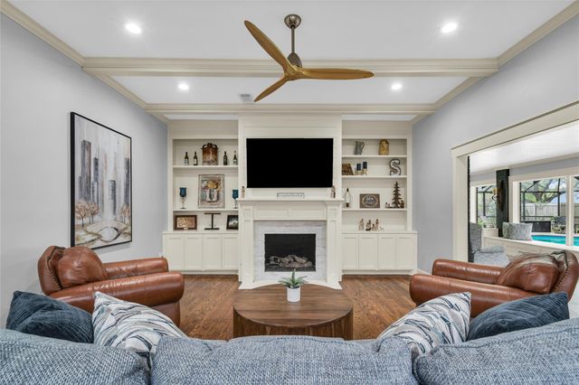 52 Dewberry Court, Lake Jackson, TX 77566