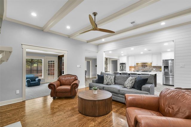 52 Dewberry Court, Lake Jackson, TX 77566