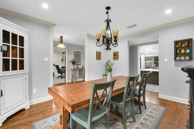 52 Dewberry Court, Lake Jackson, TX 77566