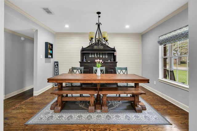 52 Dewberry Court, Lake Jackson, TX 77566