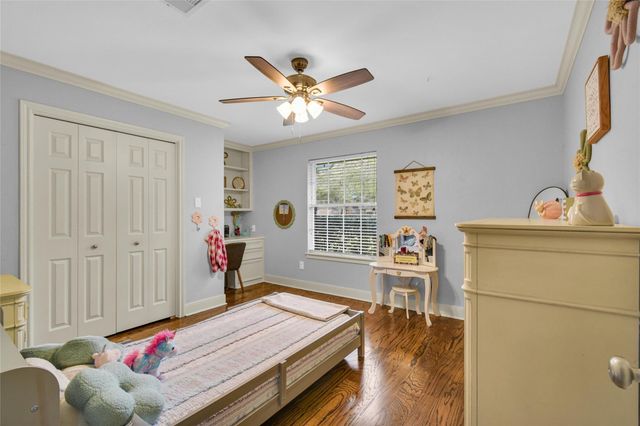 52 Dewberry Court, Lake Jackson, TX 77566