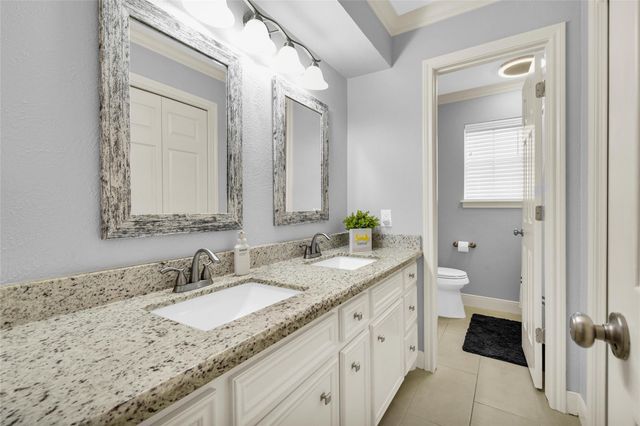 52 Dewberry Court, Lake Jackson, TX 77566