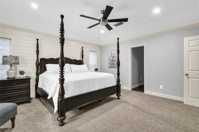 52 Dewberry Court, Lake Jackson, TX 77566