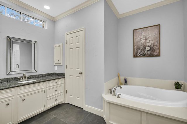 52 Dewberry Court, Lake Jackson, TX 77566