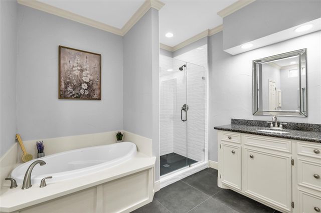 52 Dewberry Court, Lake Jackson, TX 77566