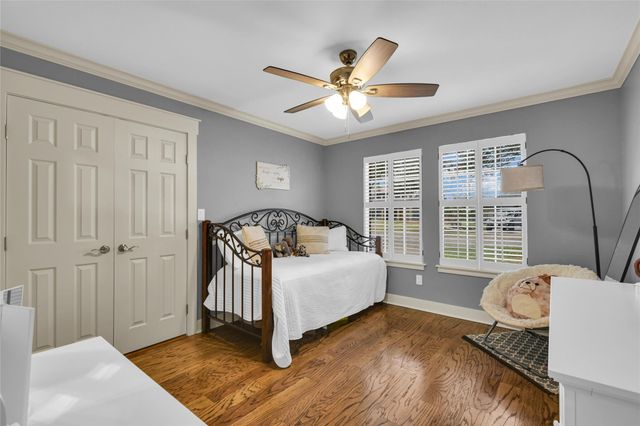 52 Dewberry Court, Lake Jackson, TX 77566