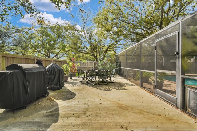 52 Dewberry Court, Lake Jackson, TX 77566