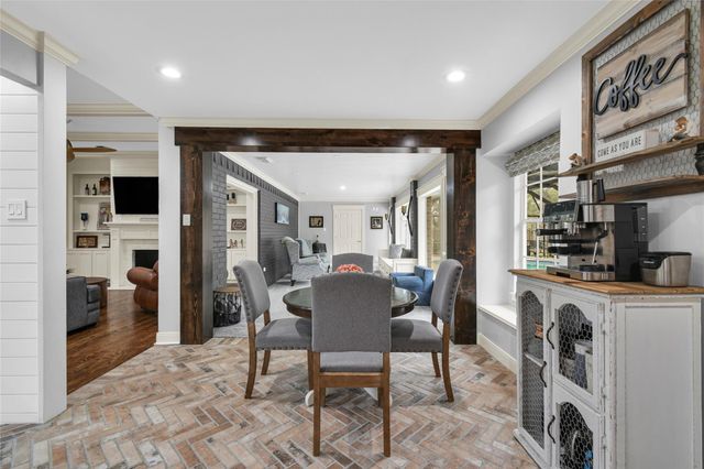 52 Dewberry Court, Lake Jackson, TX 77566