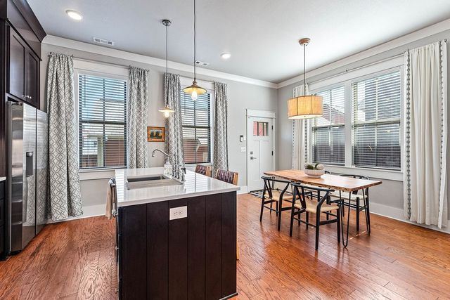 1852 N Meridian Drive, Fayetteville, AR 72701