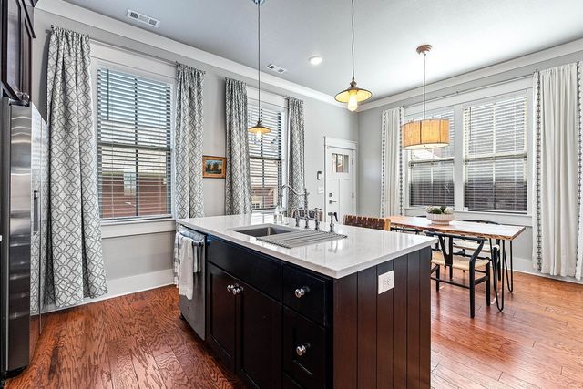 1852 N Meridian Drive, Fayetteville, AR 72701