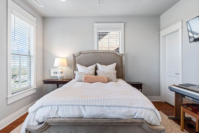 1852 N Meridian Drive, Fayetteville, AR 72701