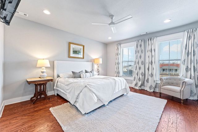 1852 N Meridian Drive, Fayetteville, AR 72701