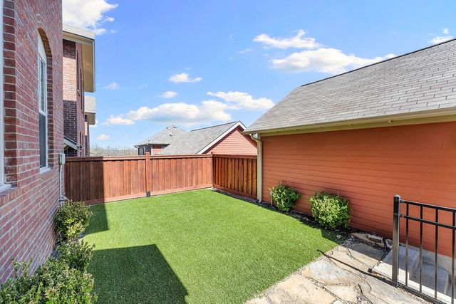 1852 N Meridian Drive, Fayetteville, AR 72701