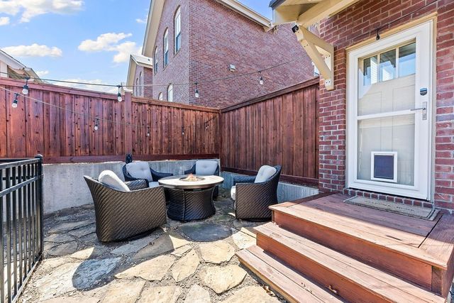 1852 N Meridian Drive, Fayetteville, AR 72701