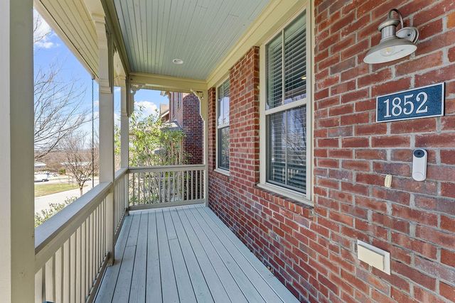 1852 N Meridian Drive, Fayetteville, AR 72701