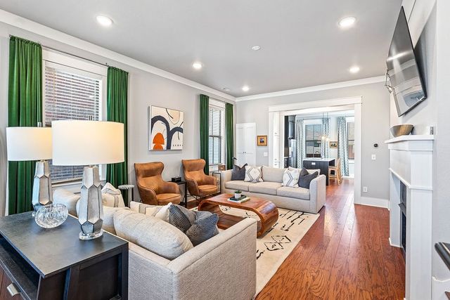 1852 N Meridian Drive, Fayetteville, AR 72701