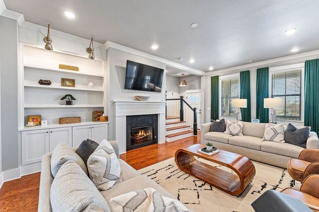 1852 N Meridian Drive, Fayetteville, AR 72701