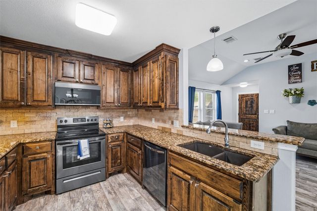 306 E Cotter Avenue, Alvarado, TX 76009