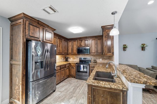 306 E Cotter Avenue, Alvarado, TX 76009
