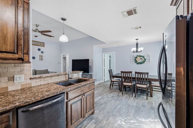 306 E Cotter Avenue, Alvarado, TX 76009