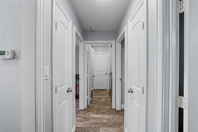 306 E Cotter Avenue, Alvarado, TX 76009