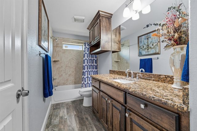 306 E Cotter Avenue, Alvarado, TX 76009