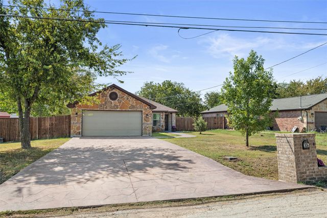 306 E Cotter Avenue, Alvarado, TX 76009