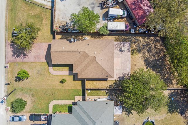 306 E Cotter Avenue, Alvarado, TX 76009