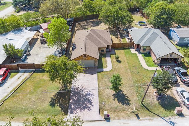306 E Cotter Avenue, Alvarado, TX 76009