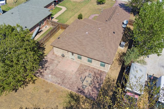 306 E Cotter Avenue, Alvarado, TX 76009