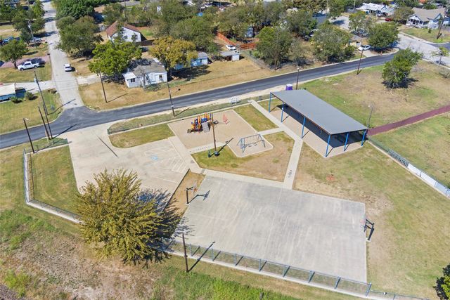 306 E Cotter Avenue, Alvarado, TX 76009
