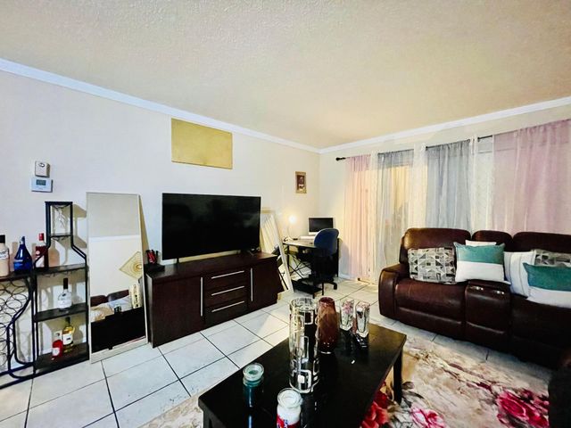 5051 W Oakland Park Boulevard W Unit E212, Lauderdale Lakes, FL 33313