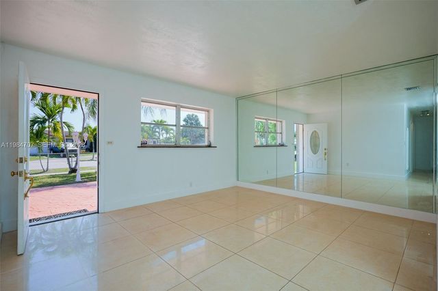 10521 SW 41st Terrace, Miami, FL 33165