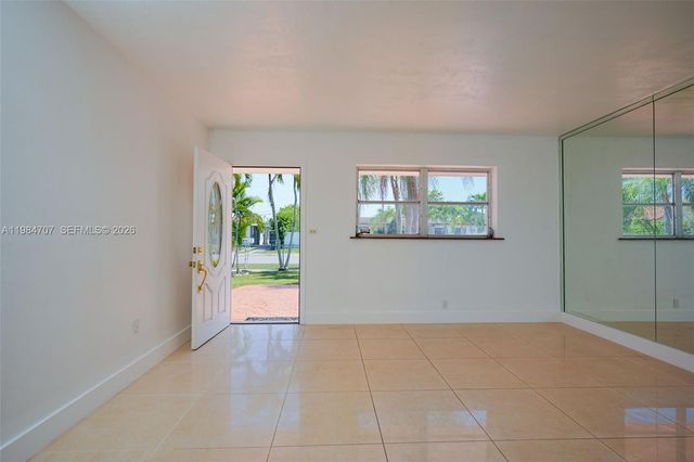 10521 SW 41st Terrace, Miami, FL 33165