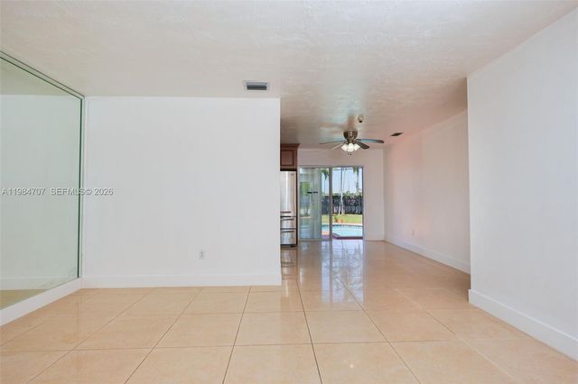 10521 SW 41st Terrace, Miami, FL 33165