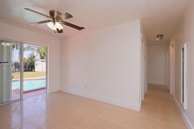 10521 SW 41st Terrace, Miami, FL 33165