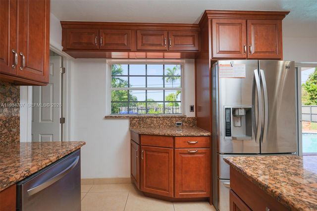 10521 SW 41st Terrace, Miami, FL 33165