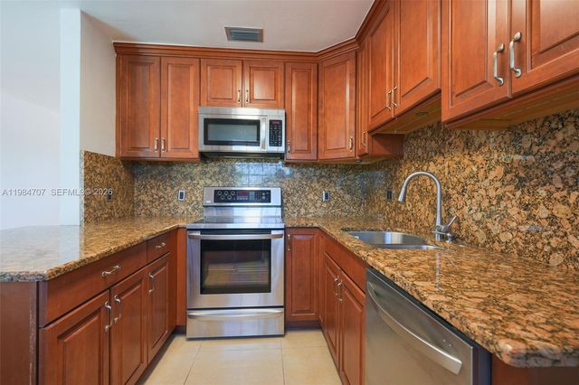 10521 SW 41st Terrace, Miami, FL 33165