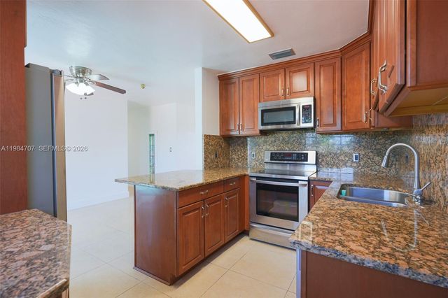 10521 SW 41st Terrace, Miami, FL 33165