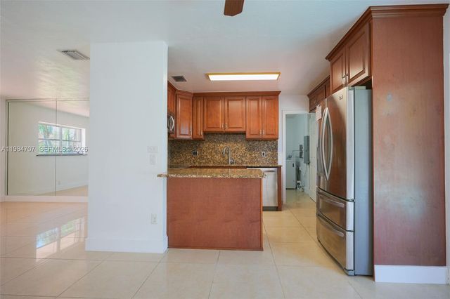 10521 SW 41st Terrace, Miami, FL 33165