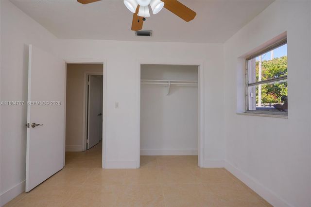 10521 SW 41st Terrace, Miami, FL 33165
