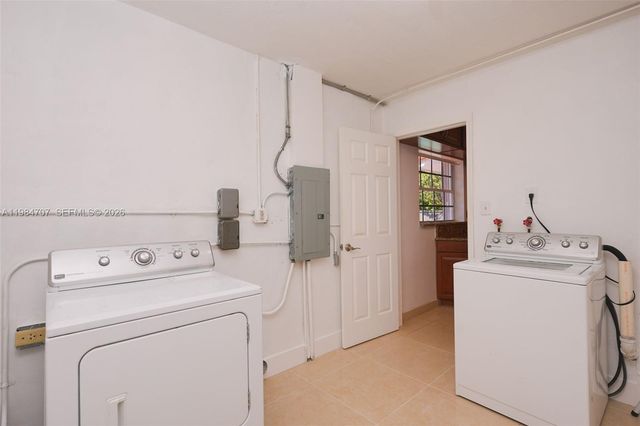 10521 SW 41st Terrace, Miami, FL 33165
