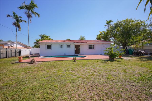 10521 SW 41st Terrace, Miami, FL 33165