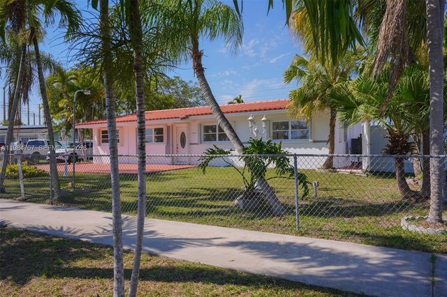 10521 SW 41st Terrace, Miami, FL 33165
